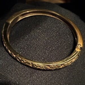 Brighton Alora Gold-Tone filigree Bangle Bracelet in excellent condition!!